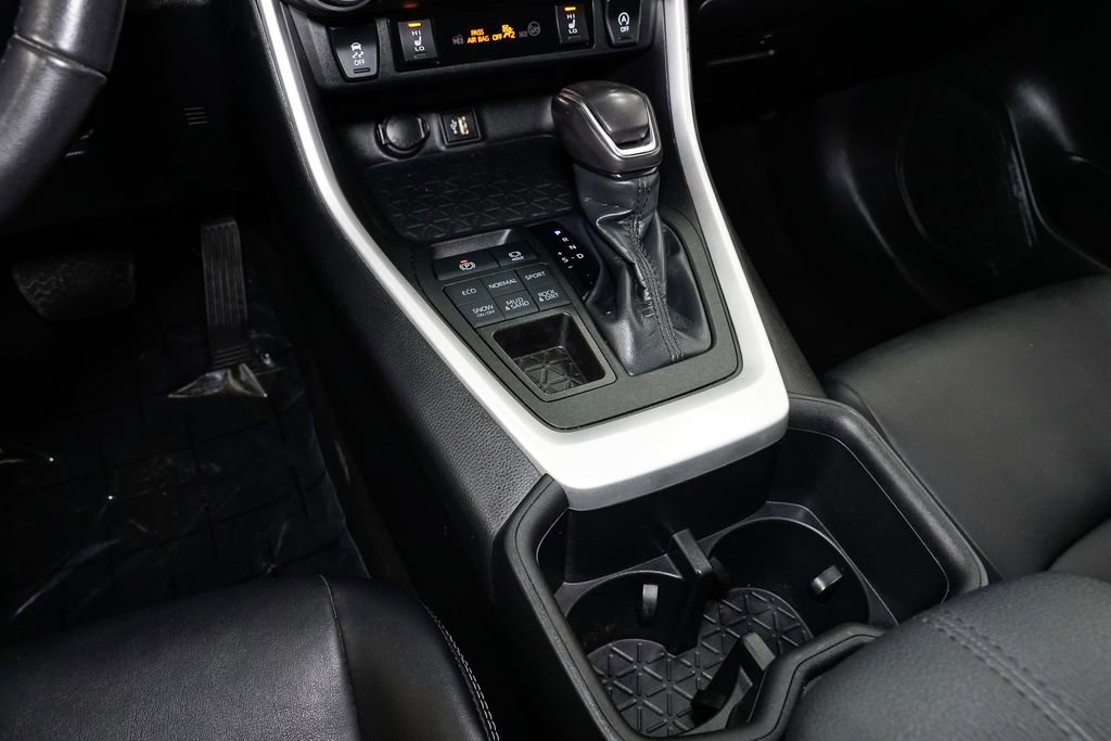 Used 2023 Toyota RAV4 XLE Premium image 23