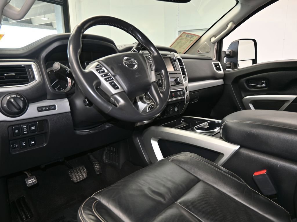 Used 2018 Nissan Titan PRO-4X w/ Pro-4x Convenience Package image 13