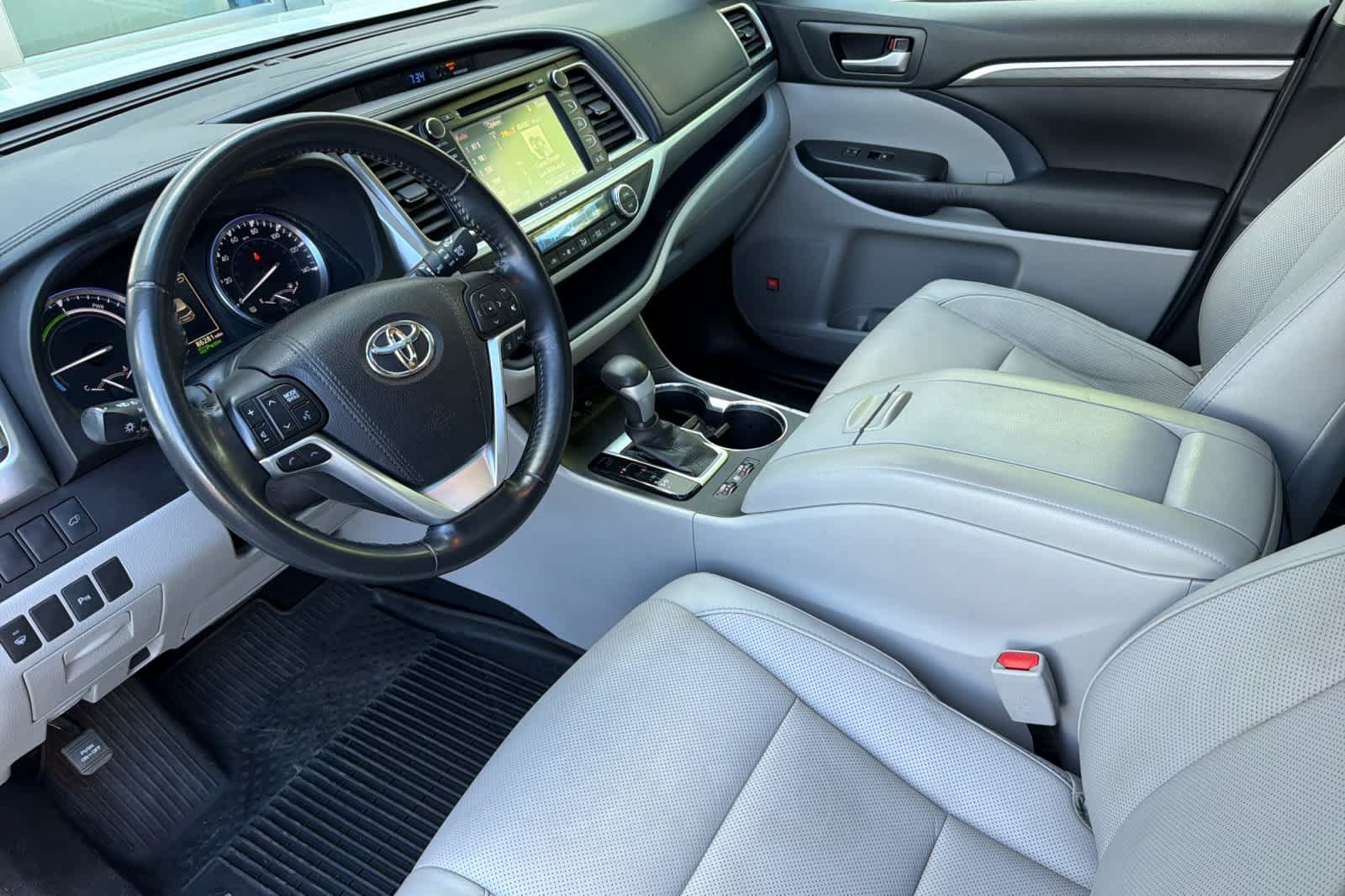 Used 2017 Toyota Highlander Limited AWD/4WD image 13