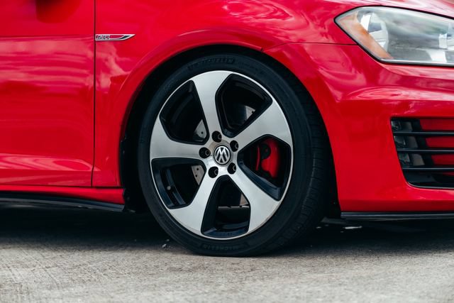 Used 2015 Volkswagen GTI S FWD image 40