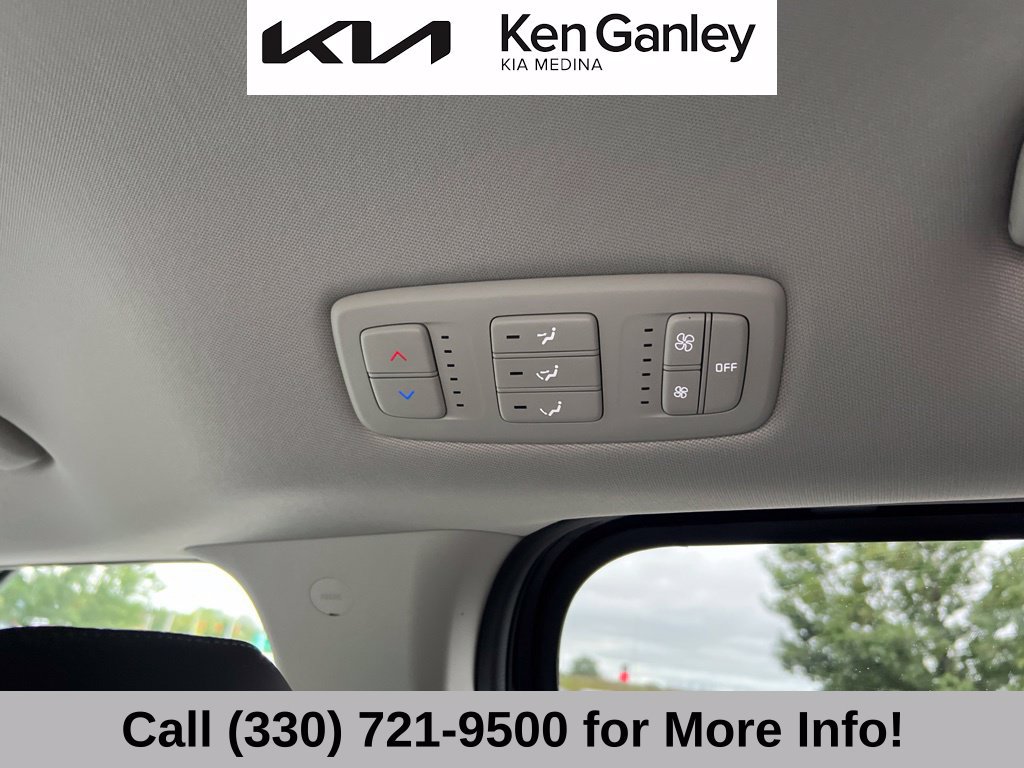 Certified 2024 Kia Carnival LX FWD image 43