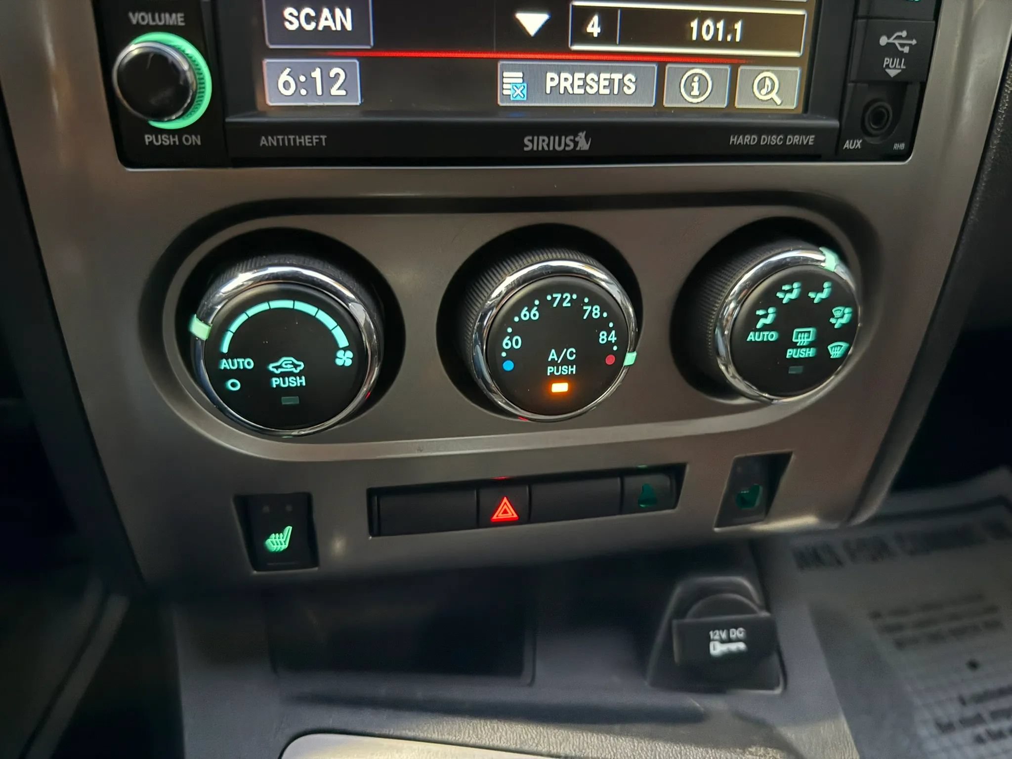 Used 2014 Dodge Challenger R/T RWD image 12