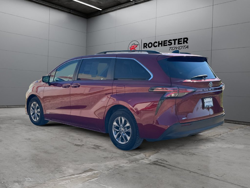 Used 2021 Toyota Sienna LE w/ LE Plus Package AWD/4WD image 3