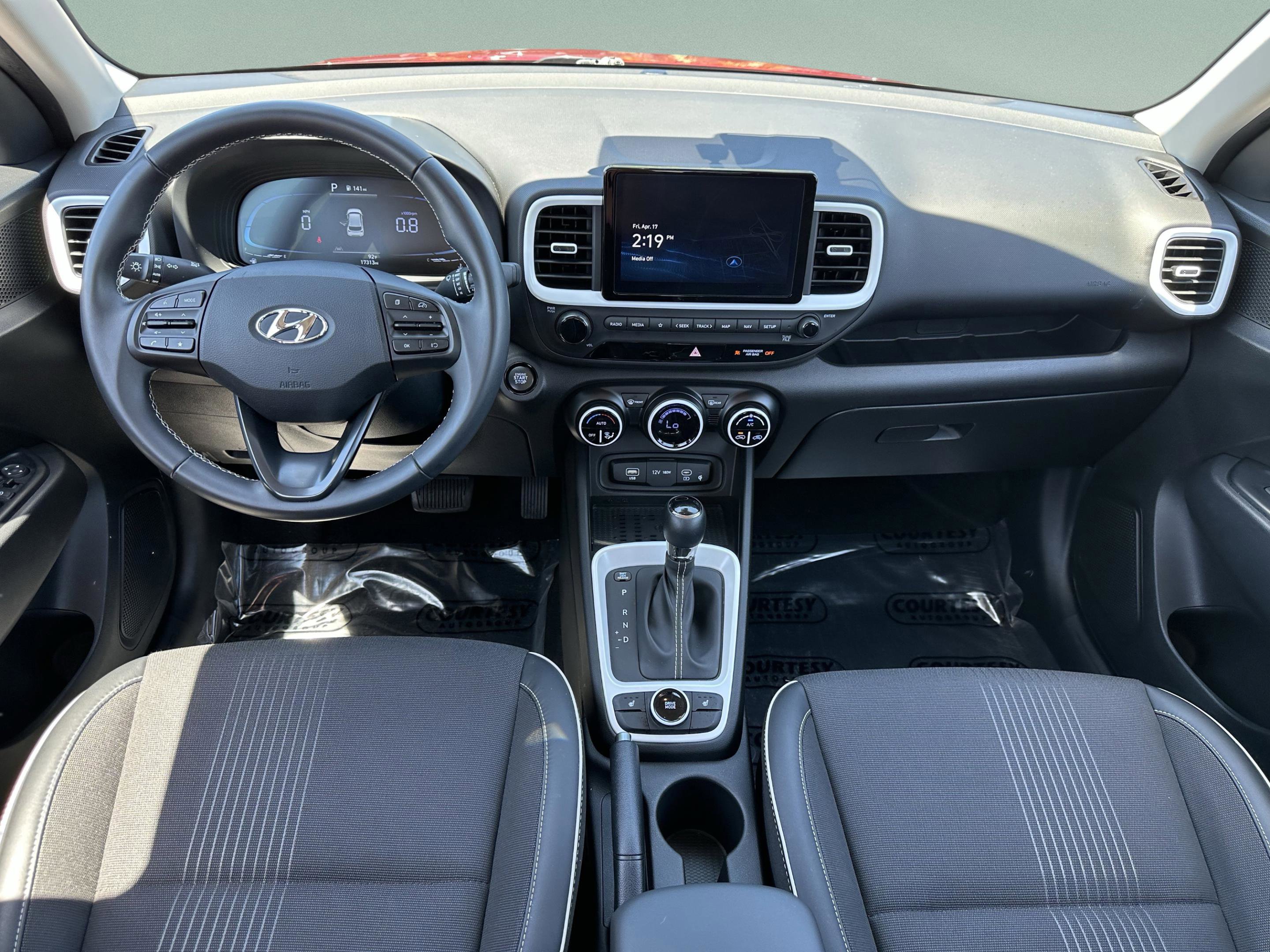 Certified 2024 Hyundai Venue Limited FWD image 10