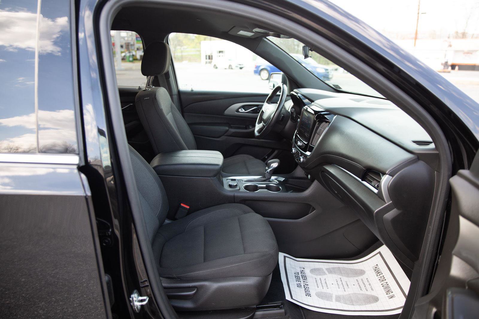 Certified 2022 Chevrolet Traverse LT image 24