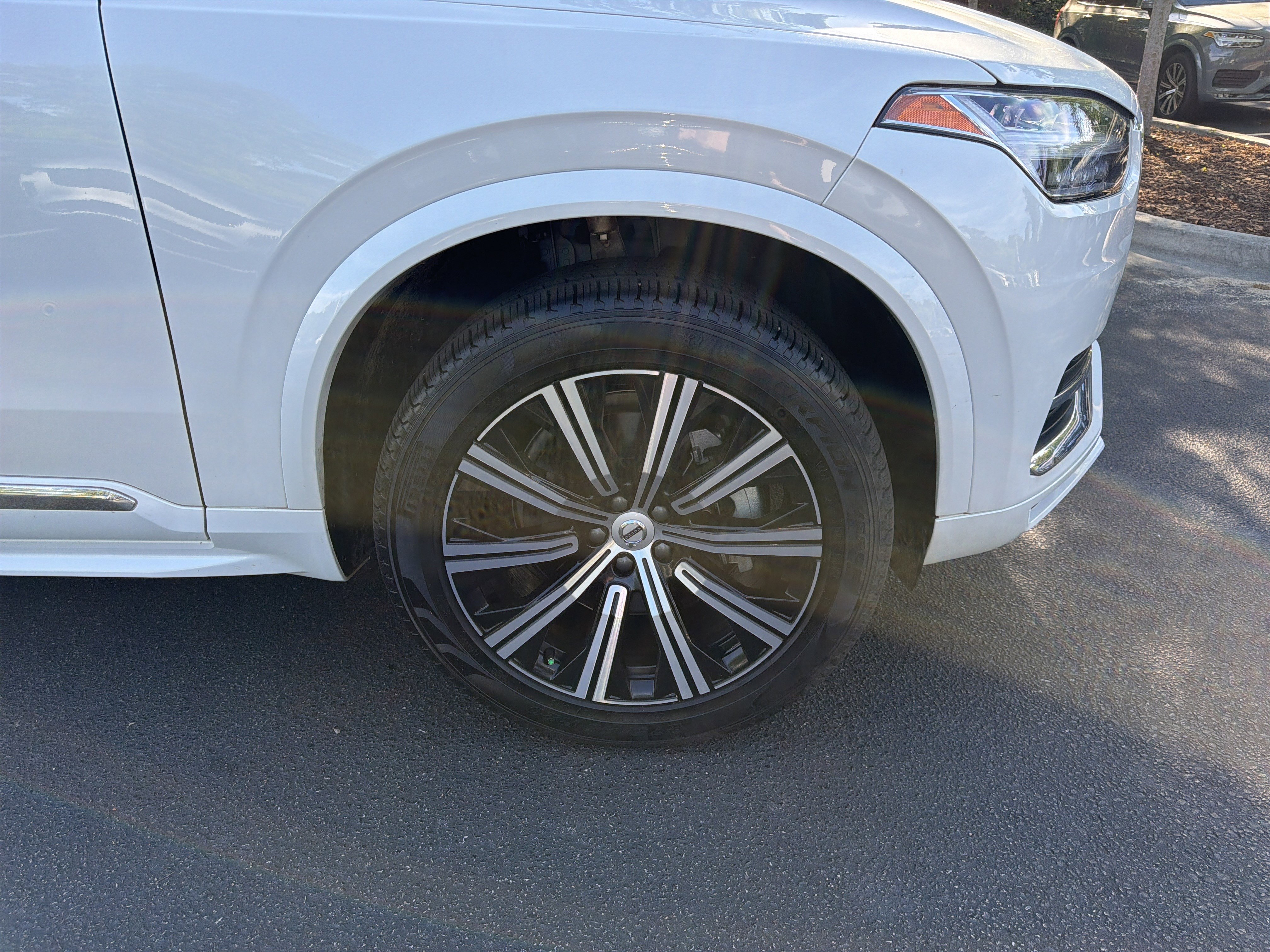 Certified 2025 Volvo XC90 B5 Core w/ Protection Package AWD/4WD image 14