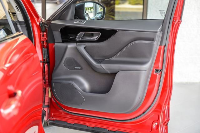 Used 2018 Jaguar F-PACE R-Sport image 55