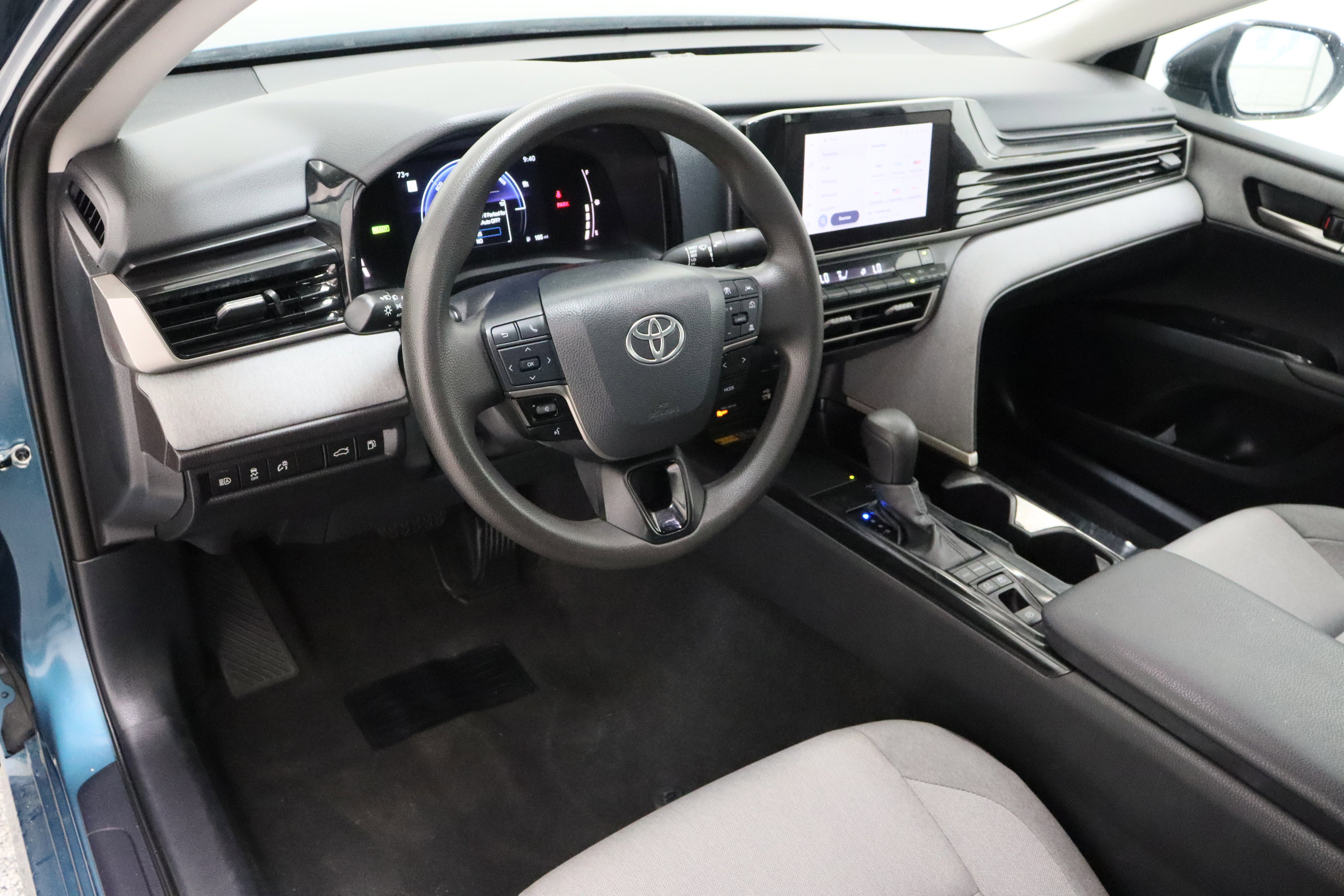 Used 2025 Toyota Camry LE FWD image 13