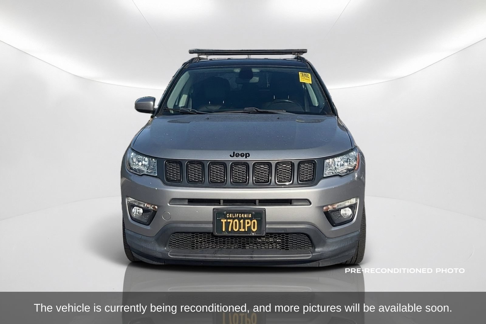 Used 2019 Jeep Compass Latitude FWD image 2