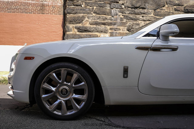 Used 2017 Rolls-Royce Wraith RWD image 2