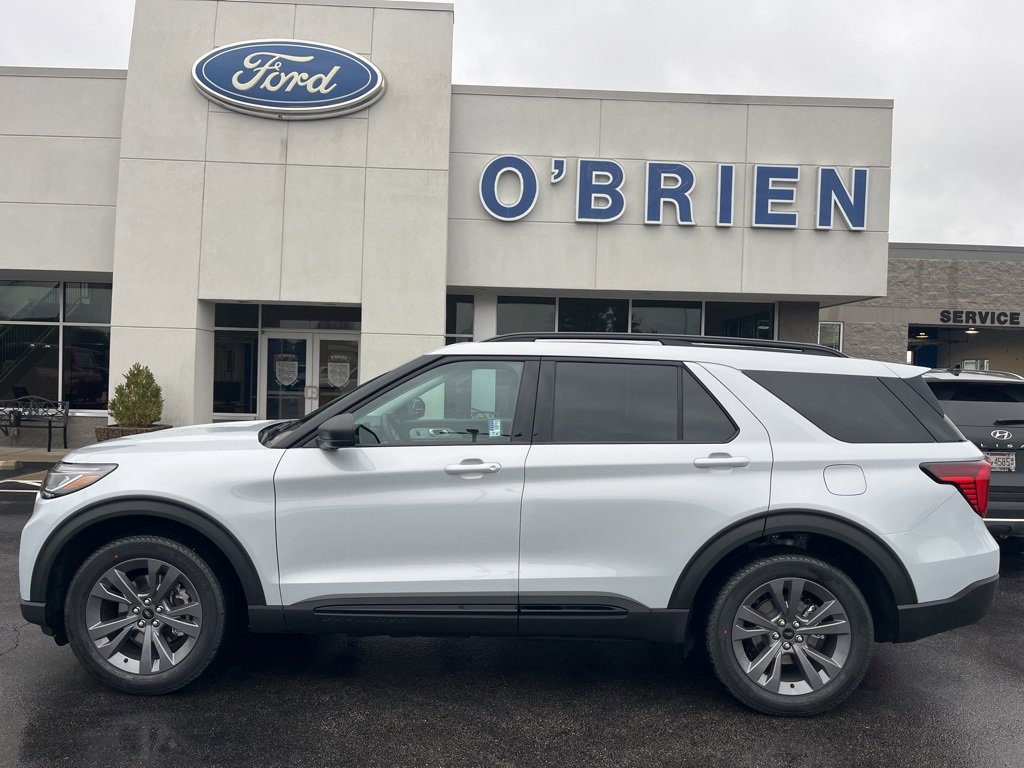 New 2026 Ford Explorer Active image 2