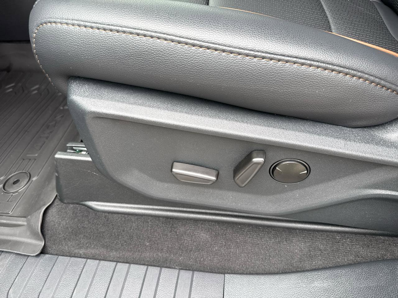 New 2026 Ford F350 Lariat image 25