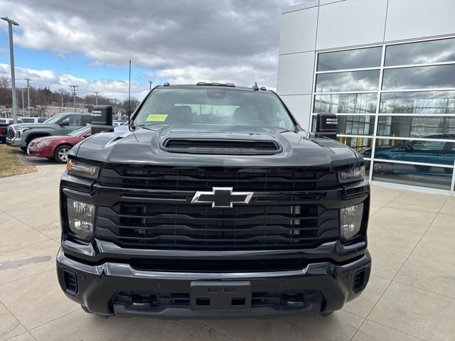 Used 2025 Chevrolet Silverado 2500 Custom w/ Custom Value Package image 2