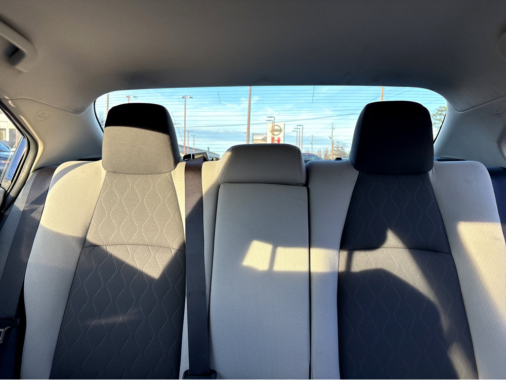 Used 2020 Toyota Corolla LE image 19