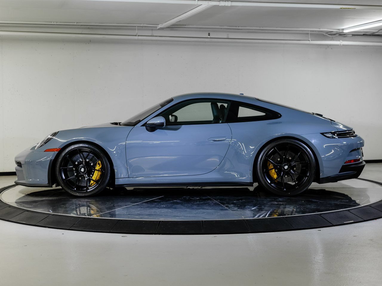 Certified 2024 Porsche 911 GT3 RWD image 2