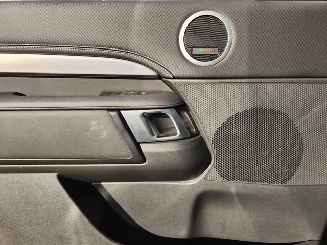 Used 2024 Land Rover Discovery Dynamic SE image 21