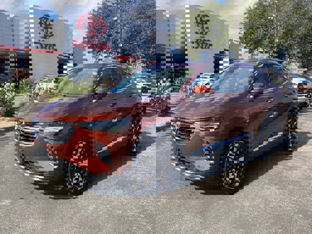 Used 2021 Buick Envision Essence image 1