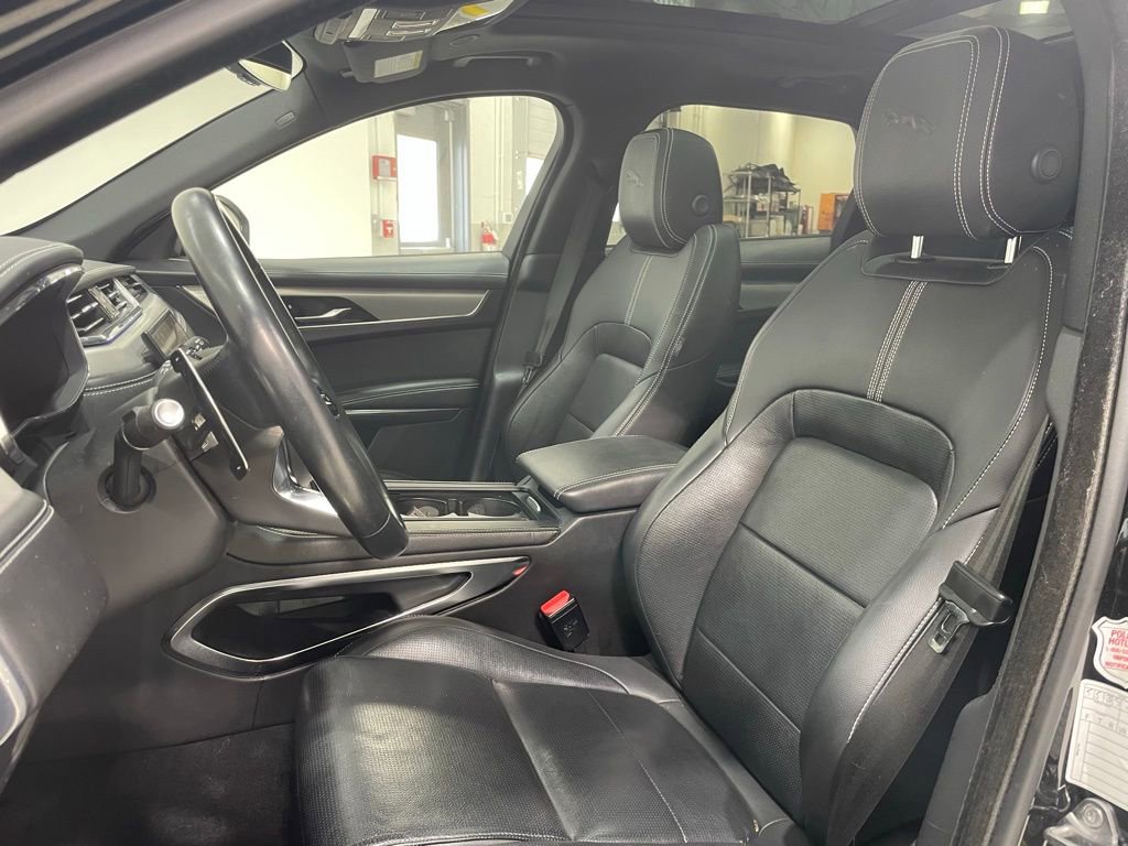 Used 2024 Jaguar F-PACE R-Dynamic S image 8