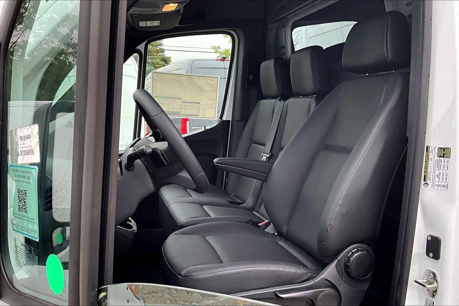 New 2025 Mercedes-Benz Sprinter 2500 image 14