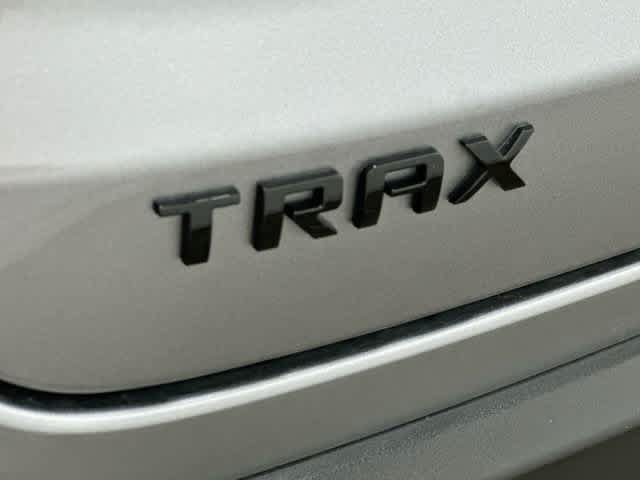 Used 2025 Chevrolet Trax RS FWD image 26