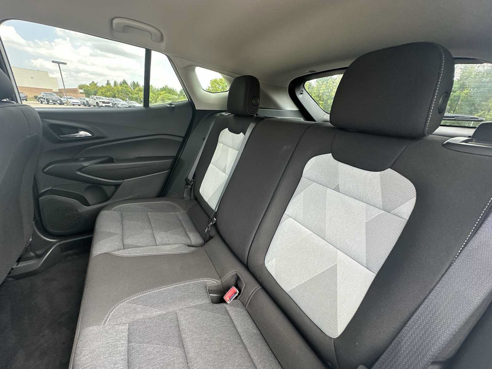 Used 2024 Chevrolet Trax LS w/ LS Convenience Package FWD image 21