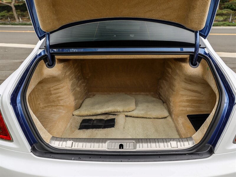 Used 2012 Rolls-Royce Ghost RWD image 52