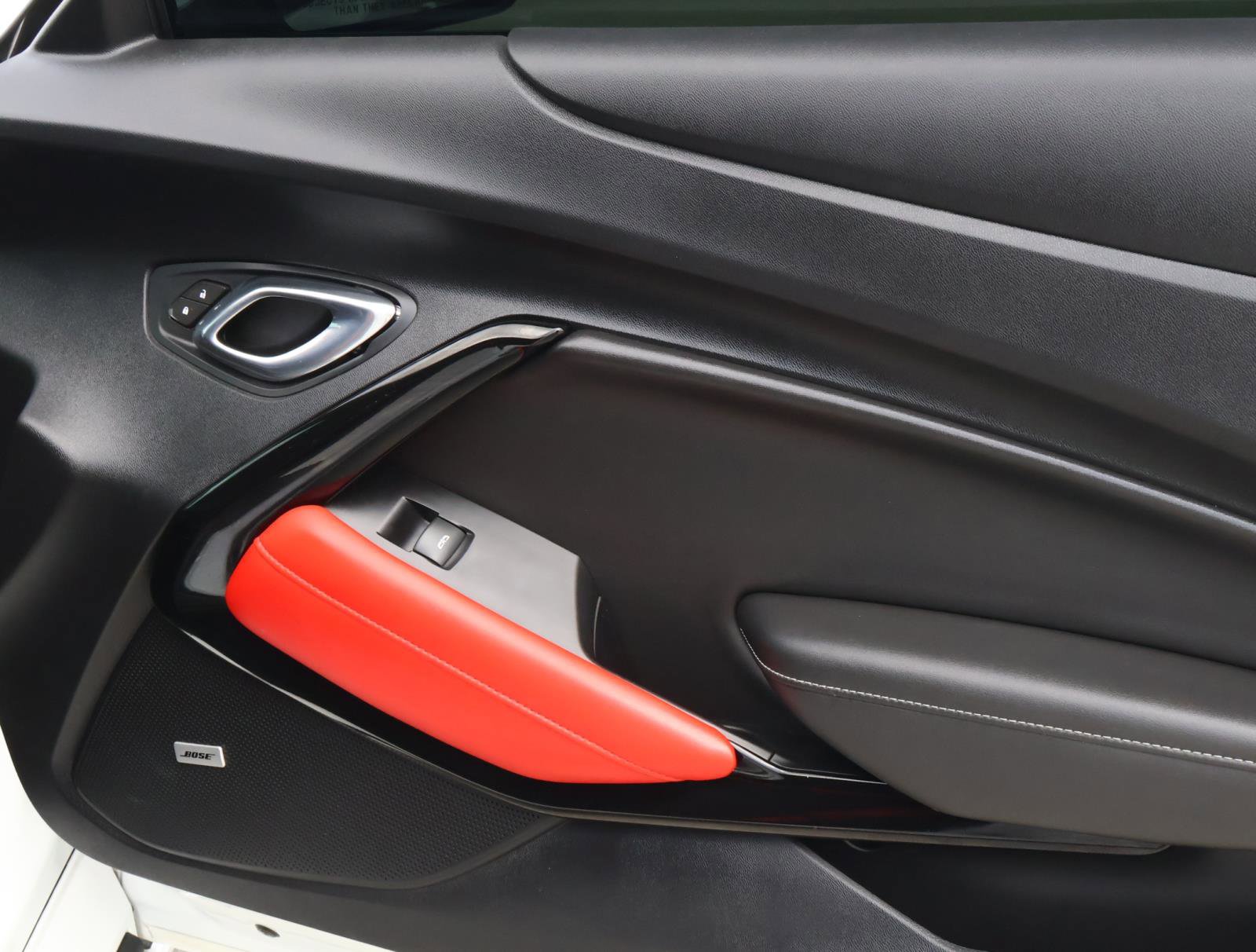 Used 2020 Chevrolet Camaro LT w/ Redline Edition RWD image 13