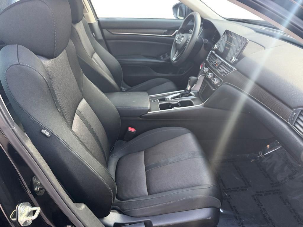 Used 2018 Honda Accord EX image 15