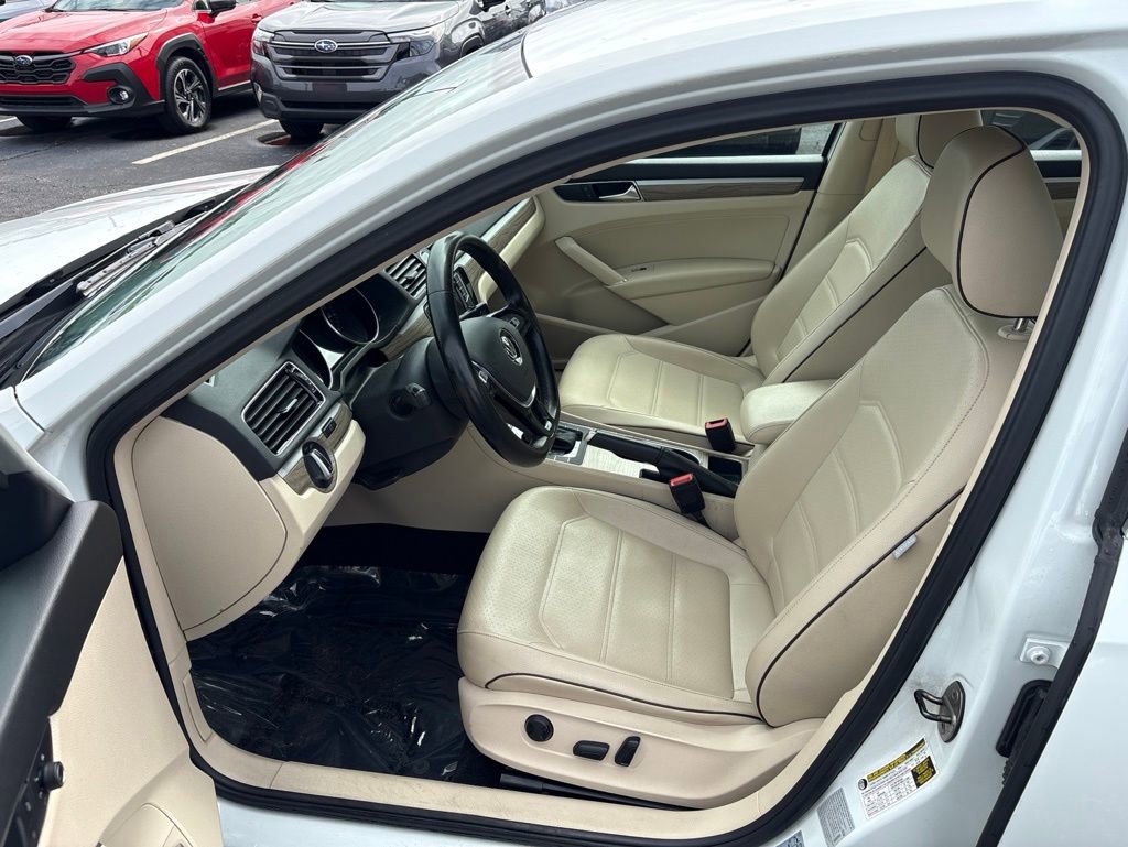Used 2017 Volkswagen Passat 1.8T SE w/ SE Lighting Package FWD image 8