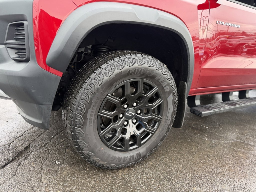 Used 2023 Chevrolet Colorado Trail Boss w/ Advanced Trailering Package image 9