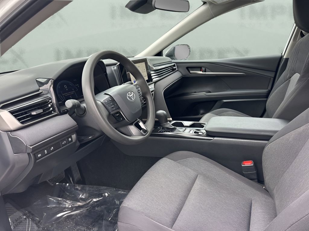 Used 2025 Toyota Camry LE FWD image 9