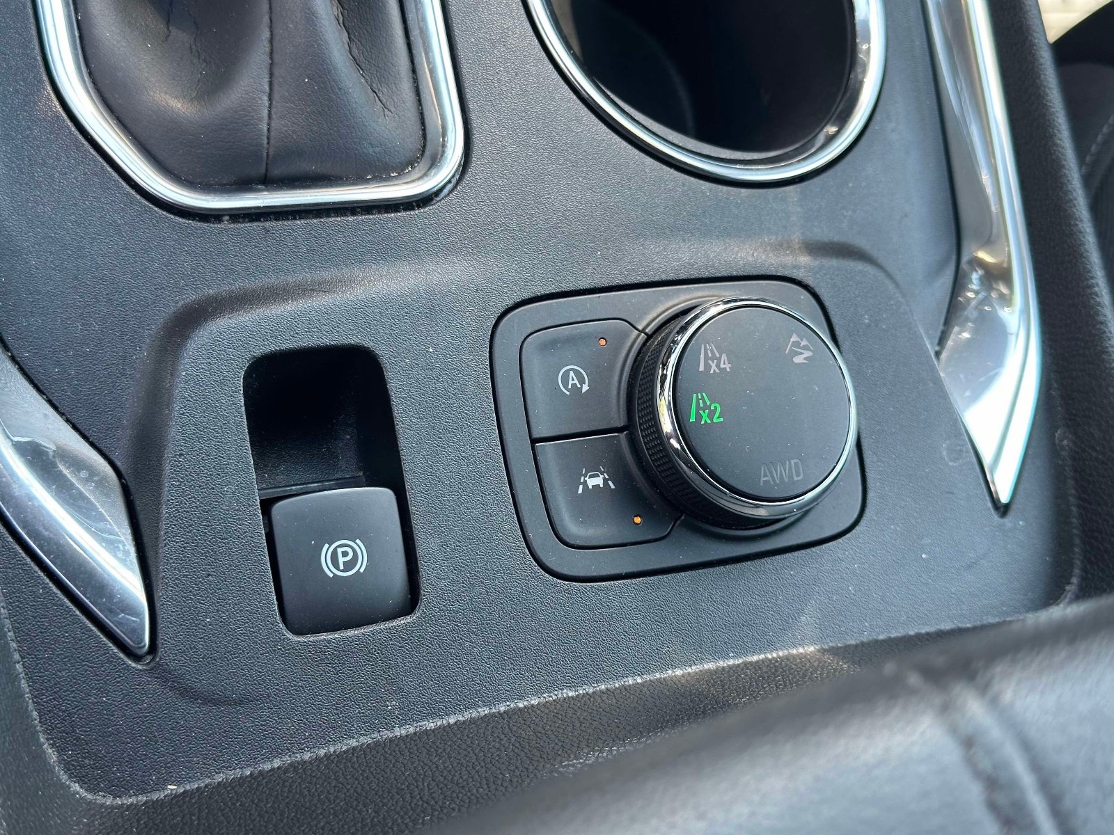 Used 2023 Chevrolet Traverse LT w/ LPO, Floor Liner Package AWD/4WD image 32
