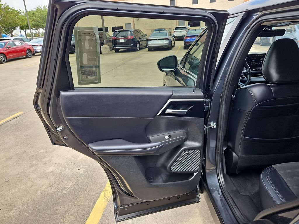 Used 2025 Mitsubishi Outlander SE FWD image 27