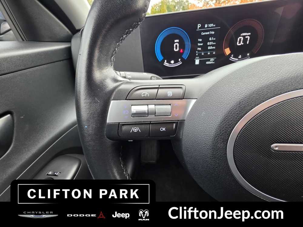Used 2025 Hyundai Kona SEL FWD image 23