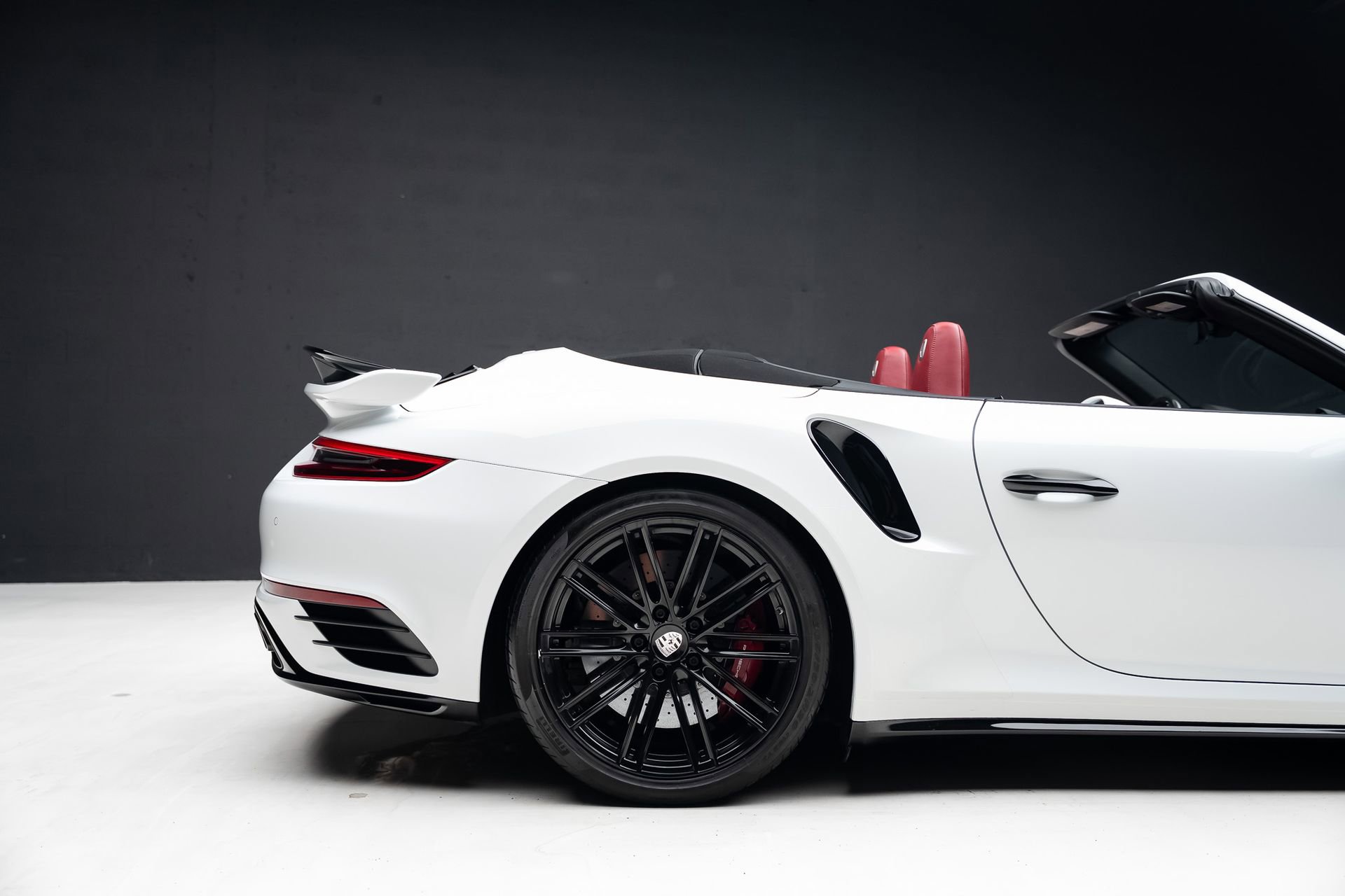 Used 2019 Porsche 911 Turbo image 39