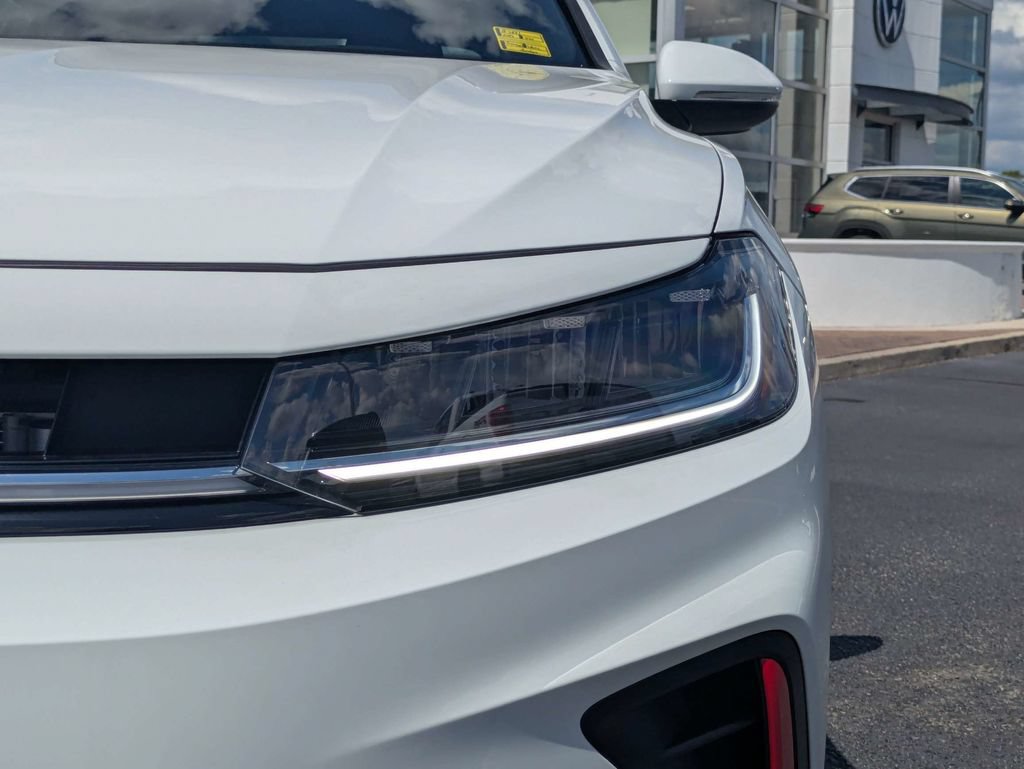 Certified 2025 Volkswagen Jetta GLI Autobahn FWD image 11