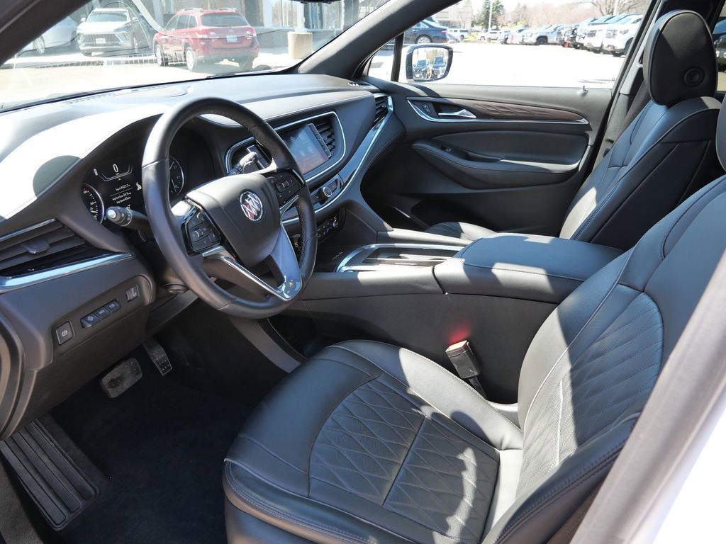 Used 2024 Buick Enclave Avenir w/ Avenir Technology Package AWD/4WD image 33