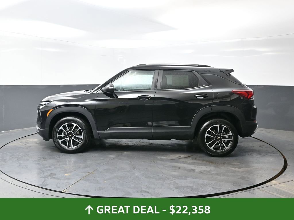 Used 2025 Chevrolet TrailBlazer LT w/ Driver Confidence Package image 11