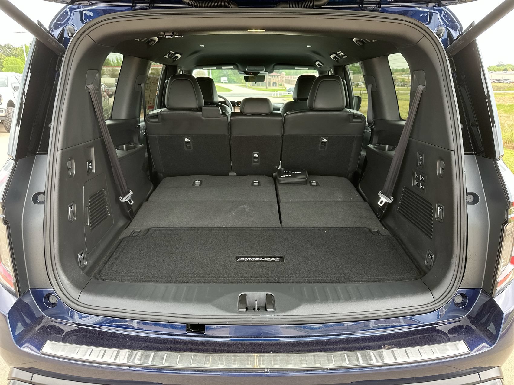 Used 2025 Nissan Armada PRO-4X AWD/4WD image 25