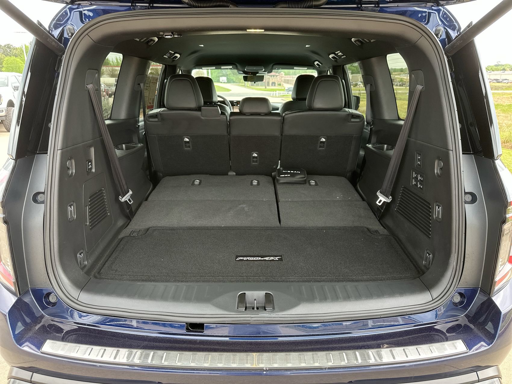 Used 2025 Nissan Armada PRO-4X image 25