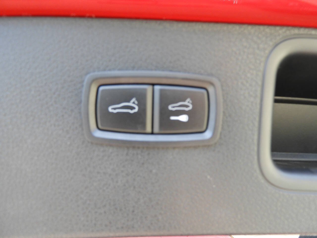 Used 2018 Porsche Macan GTS AWD/4WD image 30