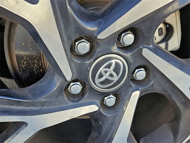 Used 2022 Toyota C-HR XLE image 6