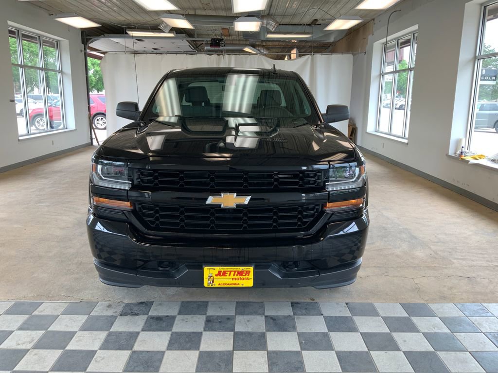 Used 2018 Chevrolet Silverado 1500 Custom w/ Custom Value Package AWD/4WD image 1
