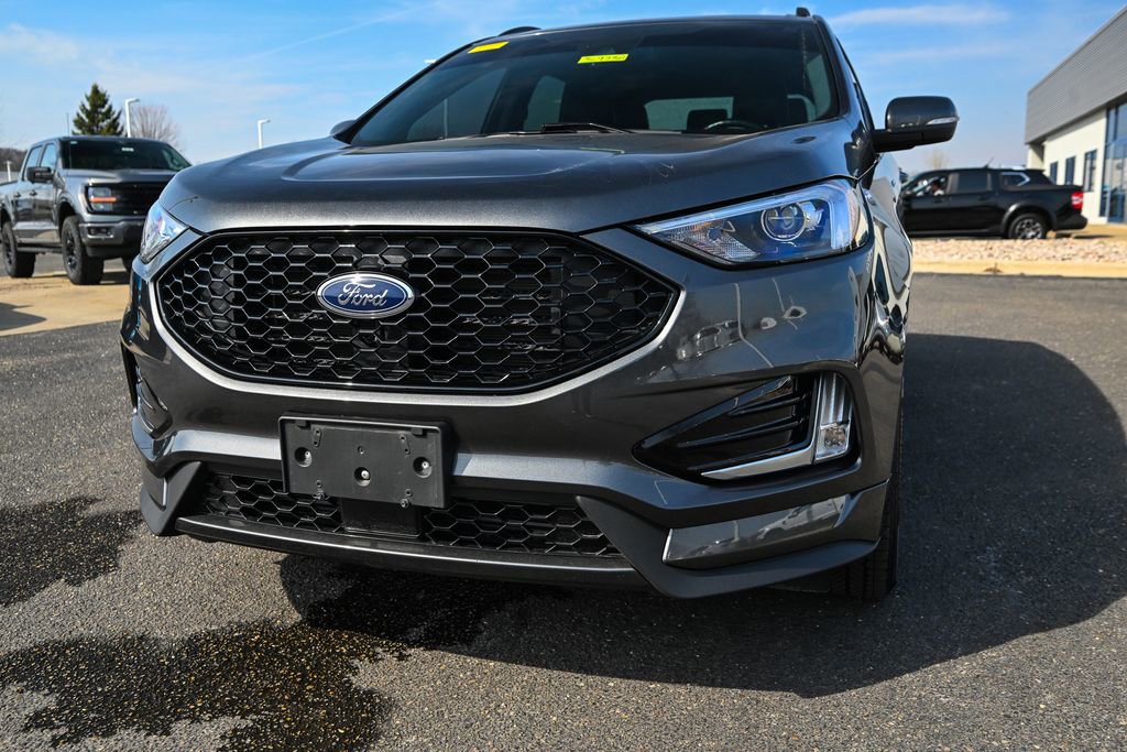 Used 2020 Ford Edge ST-Line w/ Cold Weather Package image 11