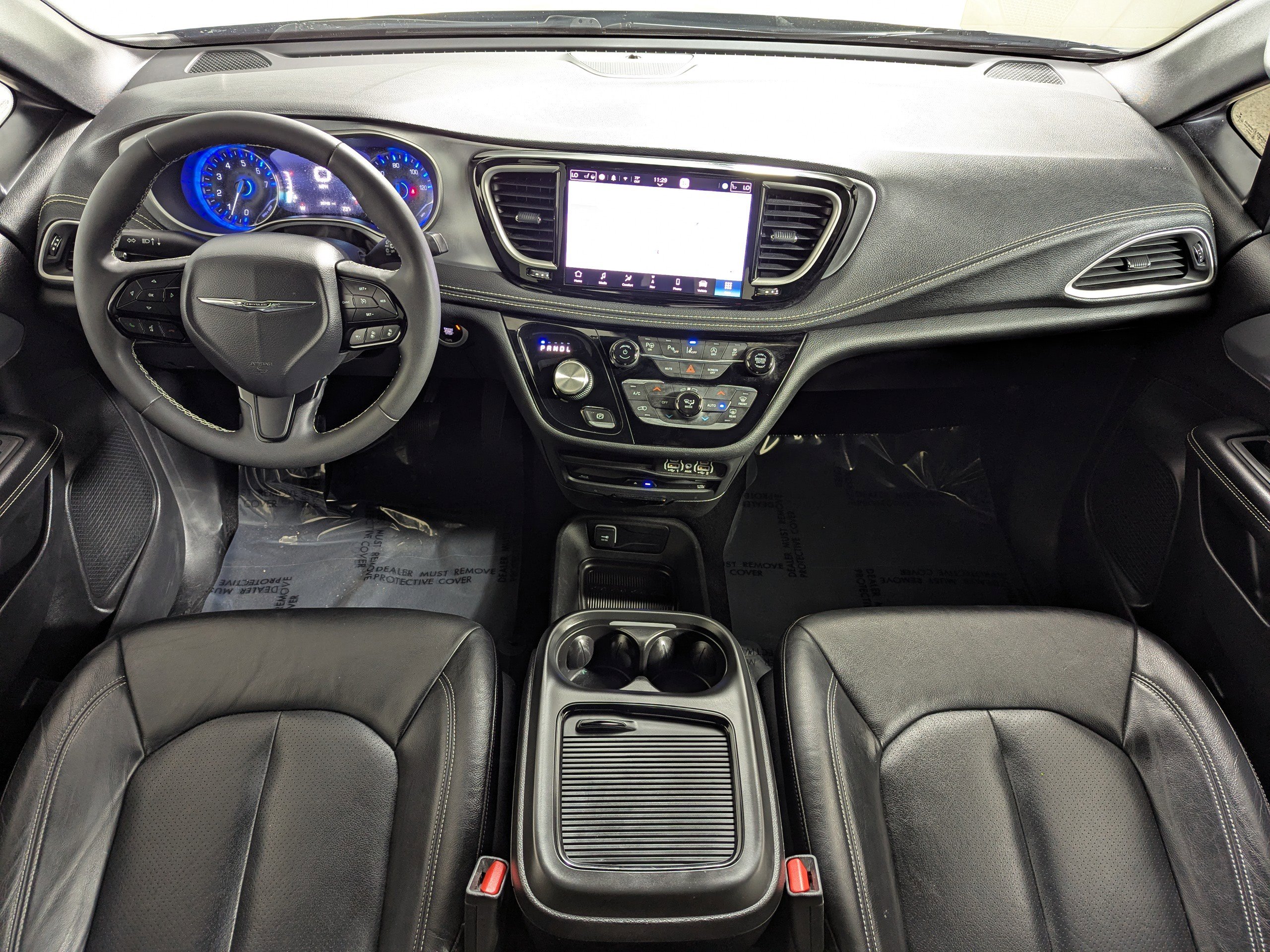 Used 2022 Chrysler Pacifica Touring-L w/ Uconnect Theater Family Group image 10