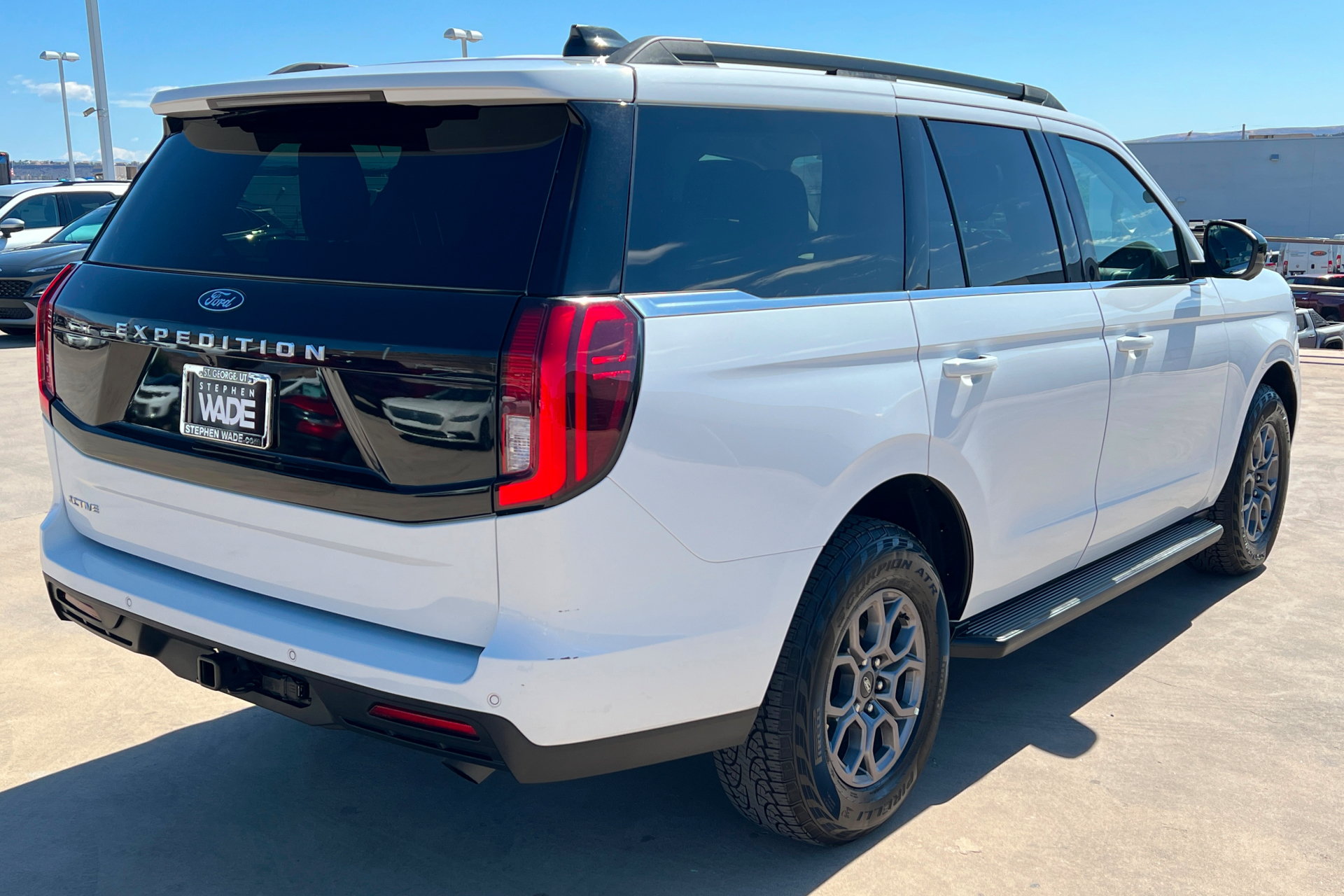 Used 2025 Ford Expedition Active AWD/4WD image 6
