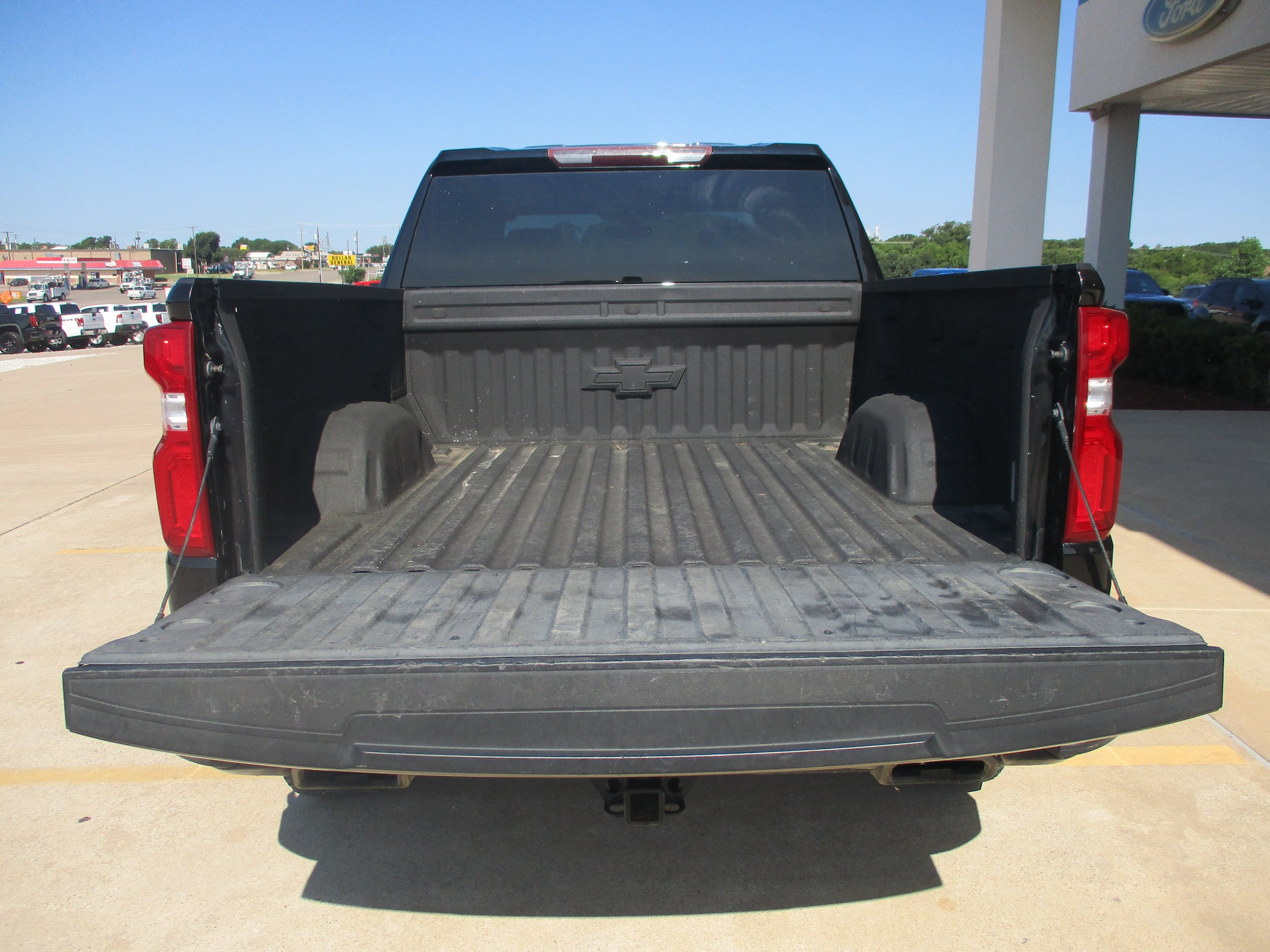 Used 2020 Chevrolet Silverado 1500 Custom Trail Boss w/ Custom Convenience Package AWD/4WD image 8