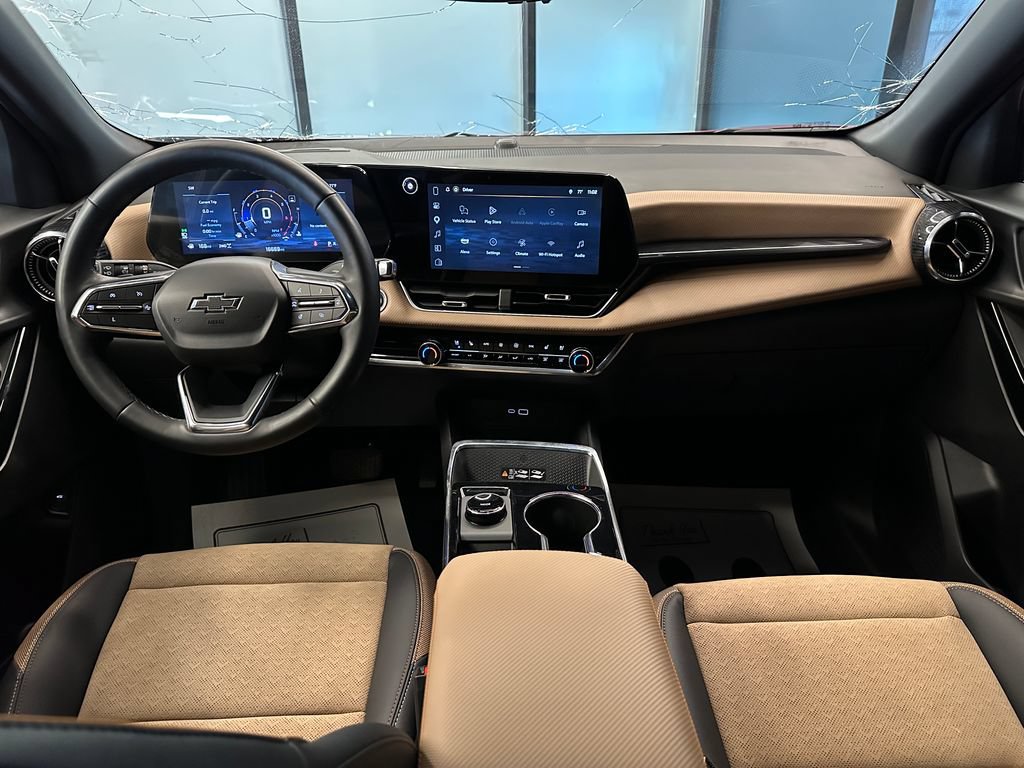 Used 2025 Chevrolet Equinox ACTIV w/ Safety and Technology Package AWD/4WD image 9