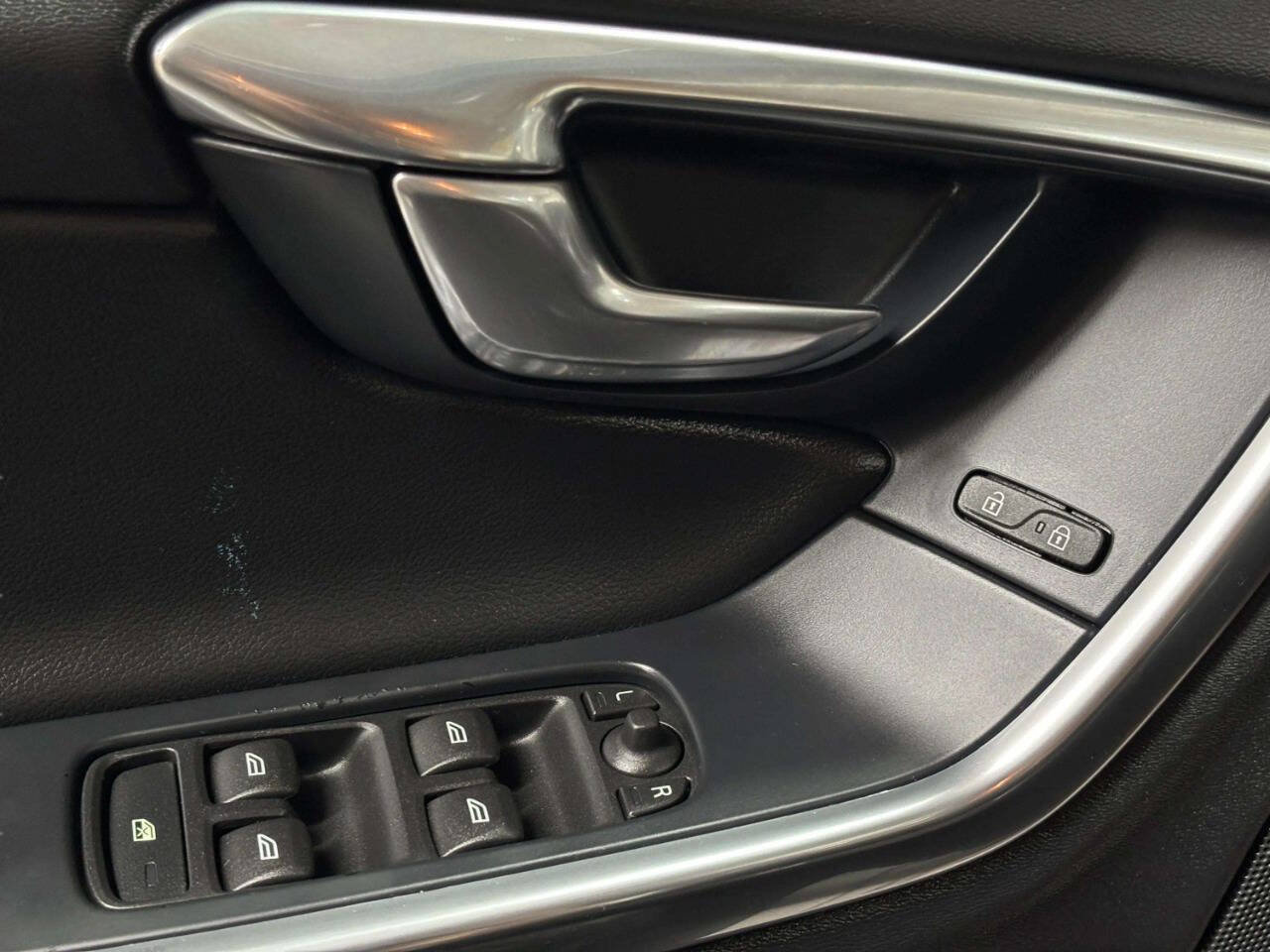 Used 2013 Volvo S60 T5 FWD image 26