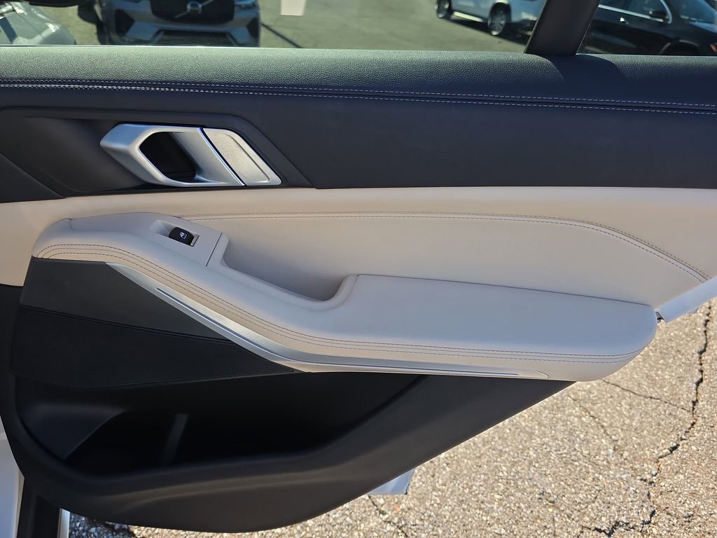 Certified 2022 BMW X5 xDrive40i image 14
